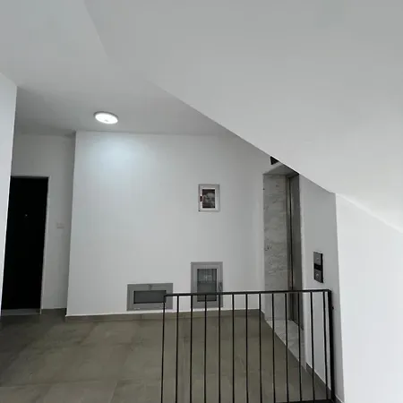 Appartement Blanc 7 *